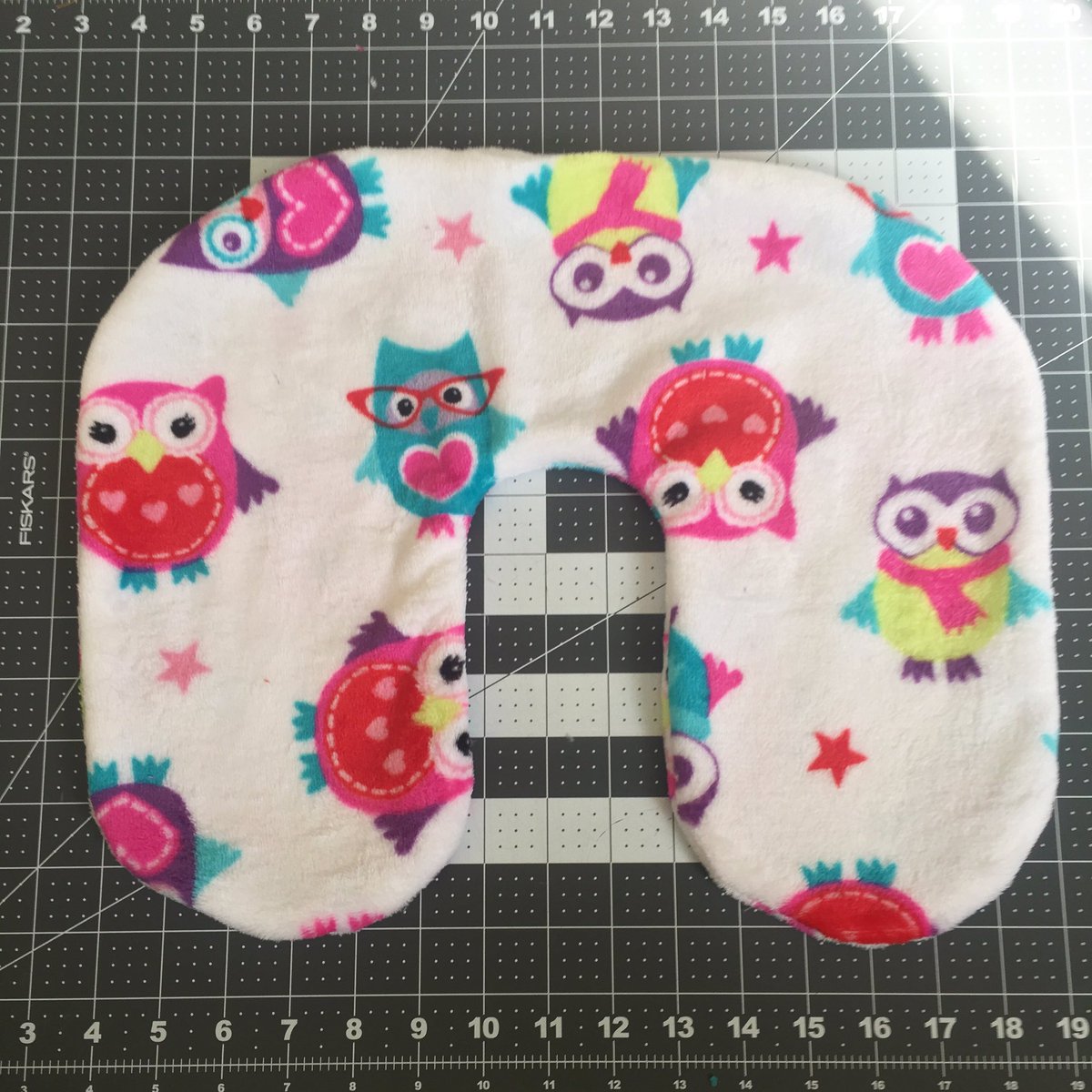 livgracen's tweet photo. New pillow pattern! #owls #pillow #travel #vacation #cushycushioncompany #etsy https://t.co/YcPLeVg9pq