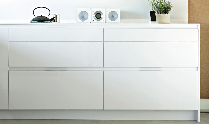 SnaideroCucine's tweet photo. #CONOSCISNAIDERO: See it,touch it,feel it. The #quality advantages of this innovative laser technology can be perceived with all the senses. https://t.co/jrQ7Phl52D