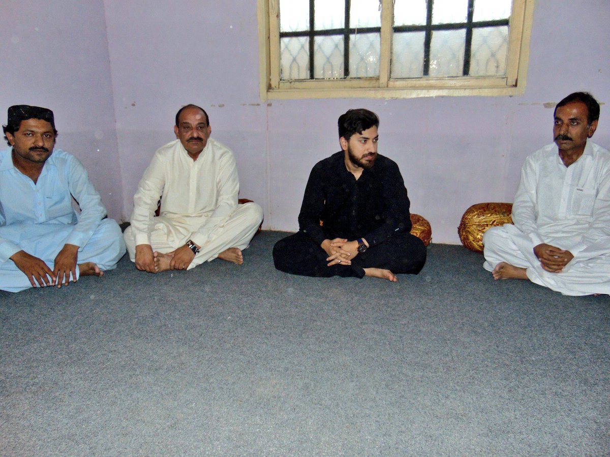 PppJiyala's tweet photo. @ChairmanMatiari @MakhdoomFZaman condoled wth RajaSahowal on demise of his mother in TownOderoLalStation
#YoungestChairman #PPP #WthPpl https://t.co/uH05bfD7hi