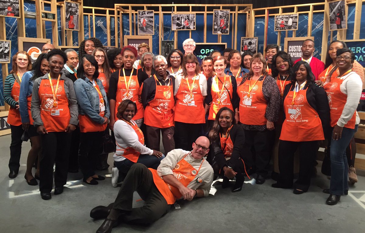 Brad_Peebles's tweet photo. #CAMcontinues on the 22nd floor.... Thank you @CraigMenear, @AMCTHD &amp; @HDTVDave!  @thourig @ChrisBergHD @LayneThome @garydemarinis https://t.co/KGdUEPtHtx