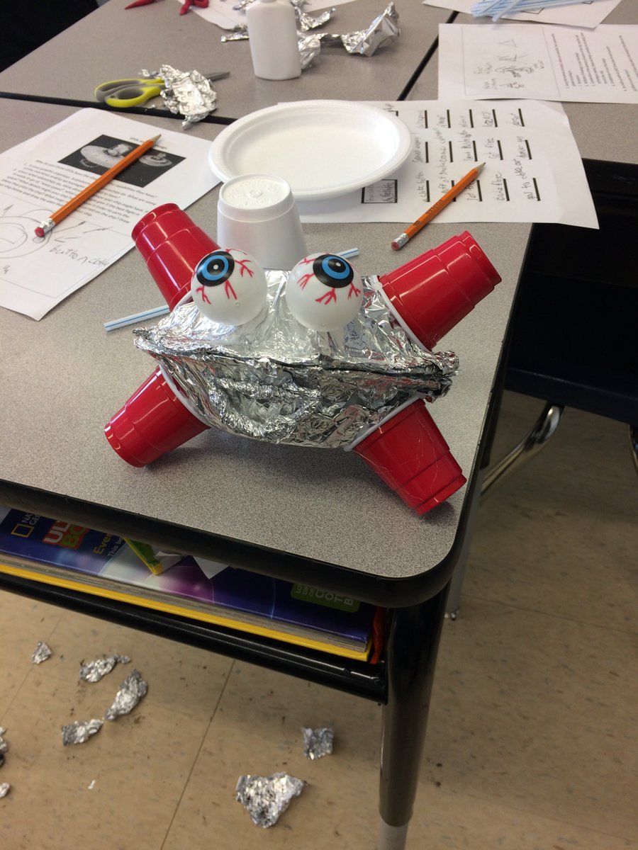artjunkie1978's tweet photo. #winnipegsd #WSDLearning @livingstonepac @DLGrade2 UFOs and Other Marvels Mr. Ferreira's Grade 5/6 Class David Livingstone! https://t.co/u2CR0lkAiI