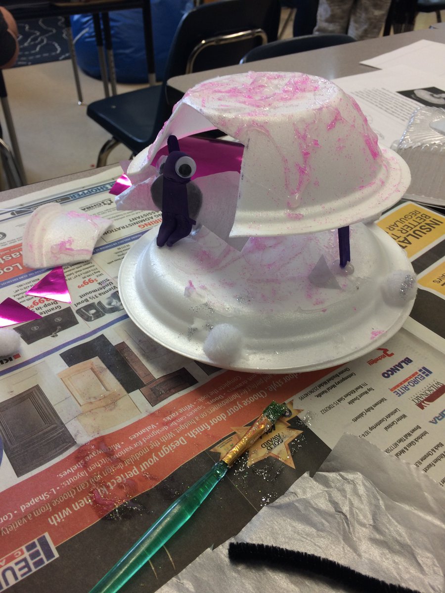 artjunkie1978's tweet photo. #winnipegsd #WSDLearning @livingstonepac @DLGrade2 UFOs and Other Marvels Mr. Ferreira's Grade 5/6 Class David Livingstone! https://t.co/u2CR0lkAiI