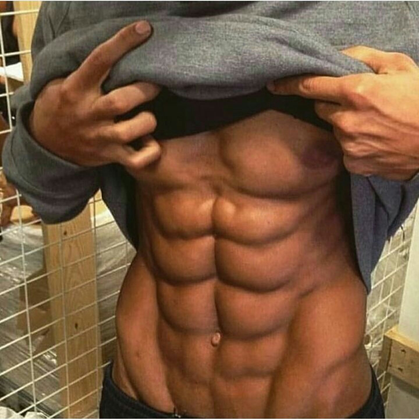 Кубики на прессе у мужчин