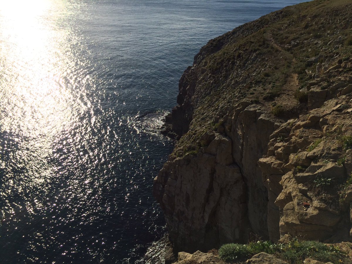 FinHotchkiss's tweet photo. Truly unbelievable weekend with loved ones! #AnvilPointLighthouse #Swanage @Retreat_News https://t.co/RNEqqB0t4C