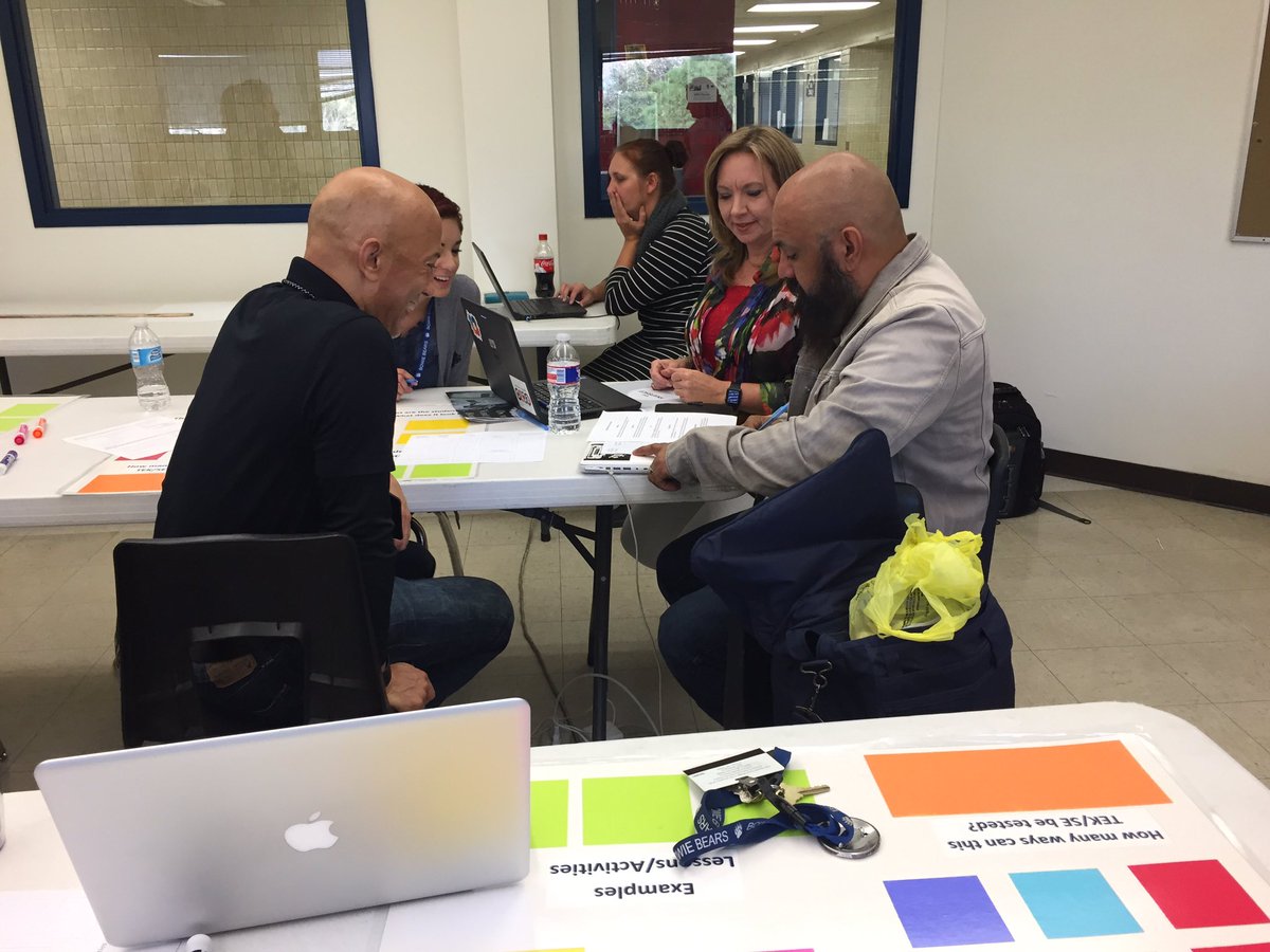 SarahVenegasEdD's tweet photo. Awesome collaborative planning session with @oso_new_tech! @ELPASO_ISD #iamepisd #osonewtech #bowiestrong #changethegame https://t.co/lxn6Hiuoyl