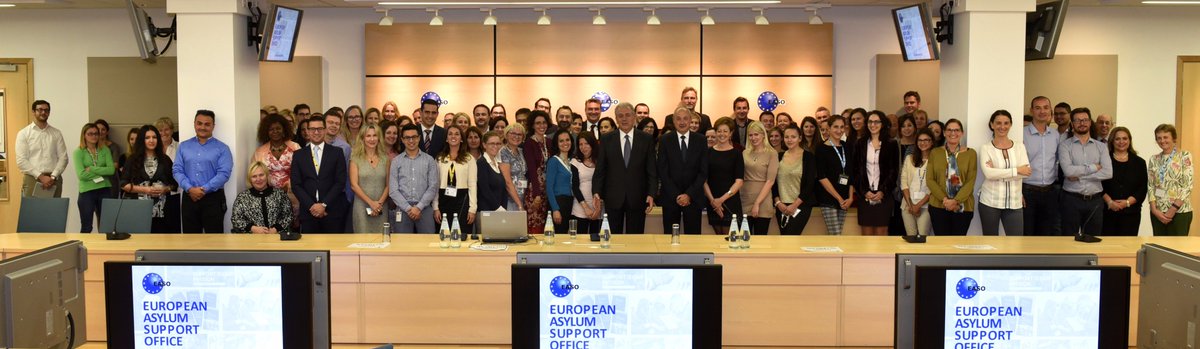 Avramopoulos's tweet photo. Meeting with @EASO: key player in managing #refugeecrisis in Europe. A new and stronger role in the future. #Malta https://t.co/Gpm3kceYsp