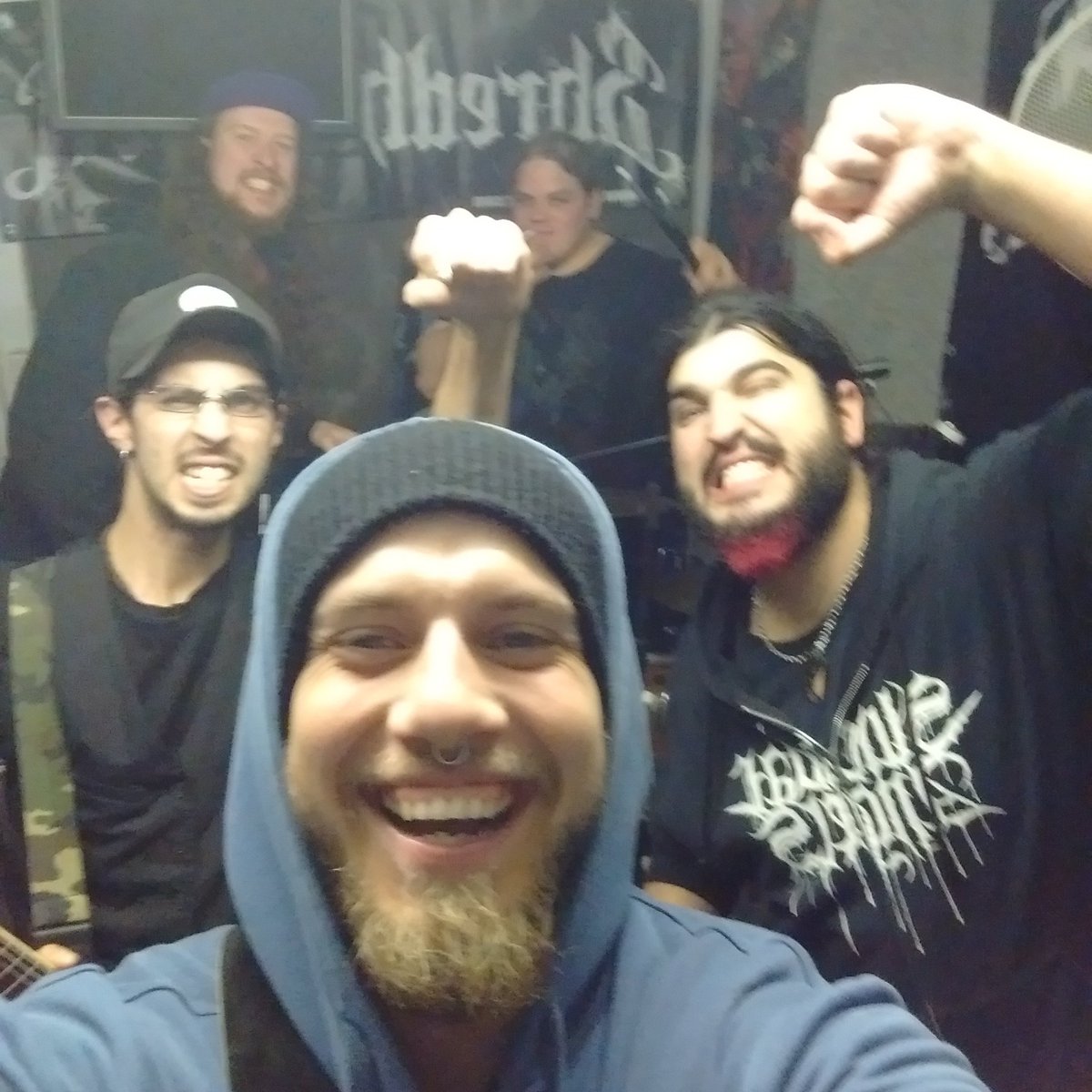 Shredneckattack's tweet photo. Shredneck Attack
#shredhammer #patchover #rehearsal #thrash #thrashmetal #shitfaced #band https://t.co/UhrHkATOrt