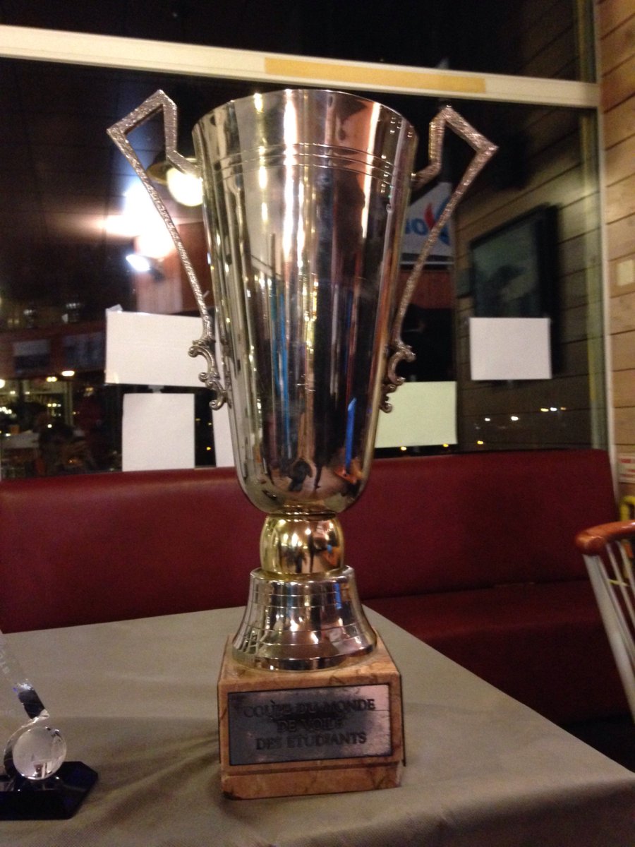 In a few moment the crew from <a href="/QSailing/">Queen's Sailing Team</a> will receive the #cup of #SYWoC2016