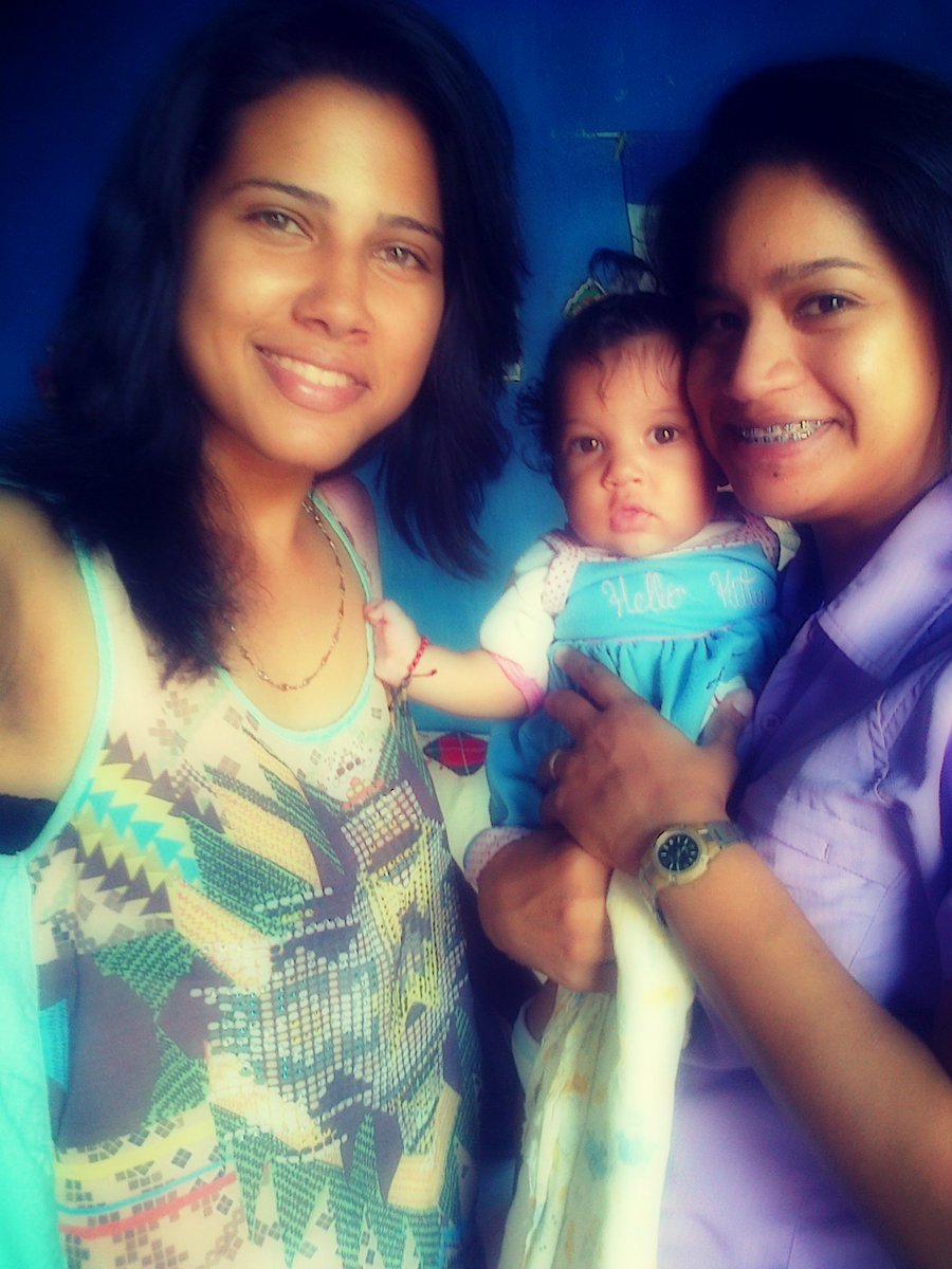 JoselynAz_'s tweet photo. Siendo Feliz 😍 Gracias Dios por darme amaneceres tan maravillosos con estas dos mujeres. #FamiliaGutierrezAzocar #AmoresdemiVida https://t.co/KHX8JiTgCG
