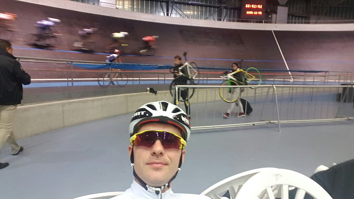 EdwardTheuns's tweet image. Back to the track! Let&apos;s hope my back is holding good for the @RevolutionUK ! @VelonCC Lookibg forward to it! #LoveTrack #TrekSegafredo