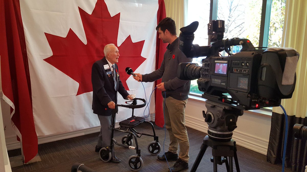 SalamehLea25's tweet photo. It's interview time with @piercelang_tv #VAL16 #RememberThem https://t.co/2RKTkzKncW