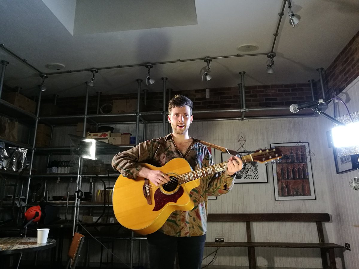 maxsmolax's tweet photo. Spent my Sunday helping shoot a music video for young, talented @URIMUSIC2. Big thanks to the @forkdeli for letting us mess up their place! https://t.co/IfflDbWDcs