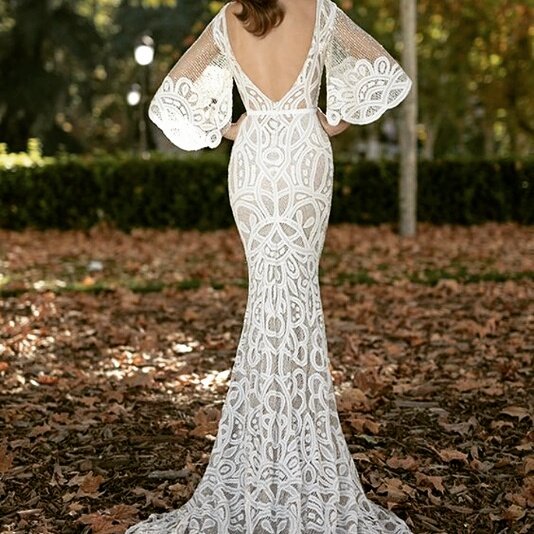 From the Runway to the Altar, Bell Sleeves are Making a Comeback
#wedding #fashionista #bridalfashionweek #gowns