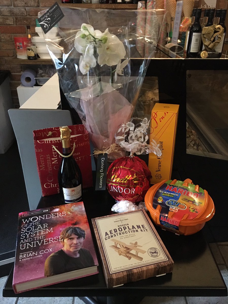Many thanks to everyone who has donated #raffle prizes for tonight's #Friends of #Dorking #Quiz Night at #Rialto Lounge! 😃 <a href="/dorkingflowers/">Dorking Flowers</a>