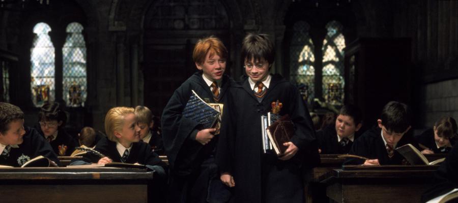 A3Noticias's tweet photo. ¿Tienes el libro de 'Harry Potter y la piedra filosofal' en casa? Igual eres rico y no lo sabes https://t.co/TVEkKgvHSI https://t.co/ioKFmHGgxd