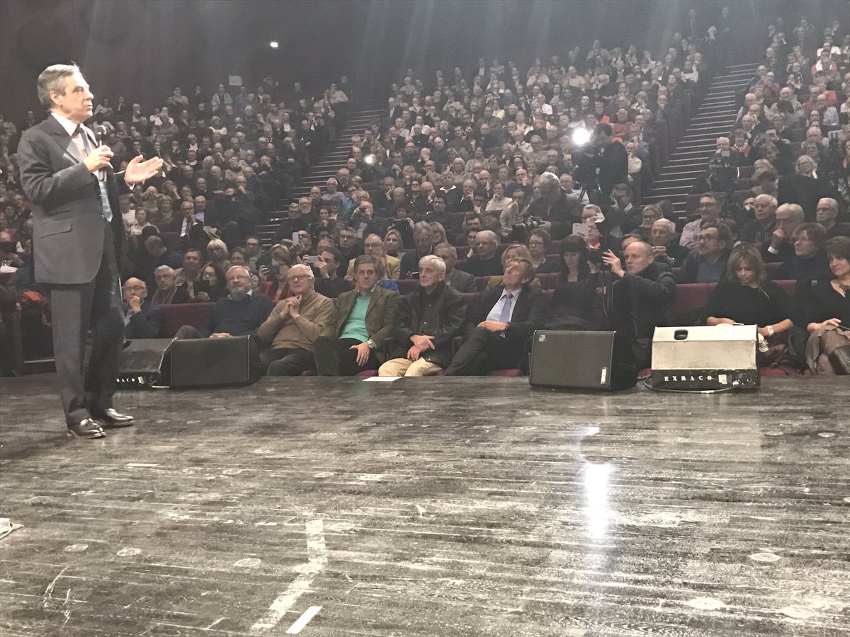 jeromechartier's tweet photo. Salle archi comble à Strasbourg pour @FrancoisFillon ! Bravo aux élus et aux alsaciens pour leur mobilisation sans faille !!! #Fillon2017 https://t.co/KBCcFOPUc5