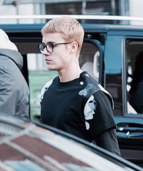 pretty boy 

BELIEBERS ON ARIAS
#ARIASJUSTINBIEBER