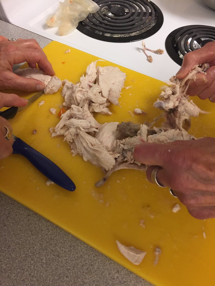 #farmtoschool happening today <a href="/ColquitzScene/">Colquitz Community</a> #yum