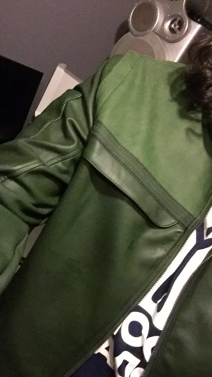 Dea7hWolf's tweet photo. Mmm look at this beauty #arrowjacket https://t.co/12YZ3sGVNT