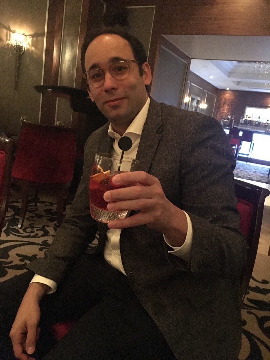 tbausESAIPower's tweet photo. On to Pulp Week Cocktail Parties! #LondonPulpWeek #RISI2016 #RiseWithUs @ppi_europe https://t.co/5VDPBIAD0o