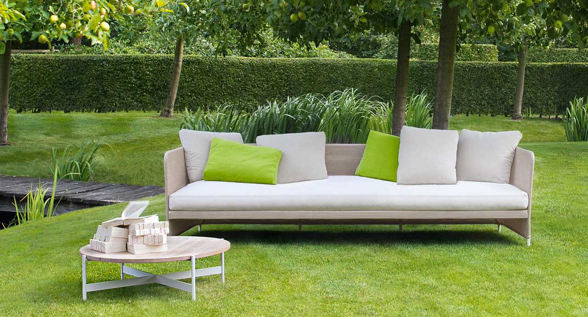 It's #Teatime - Design by: Paola Lenti -> nichebeverly.com/modern-furnitu… 
#modern #furniture #Design #interiordesign #couch #losangeles #designer