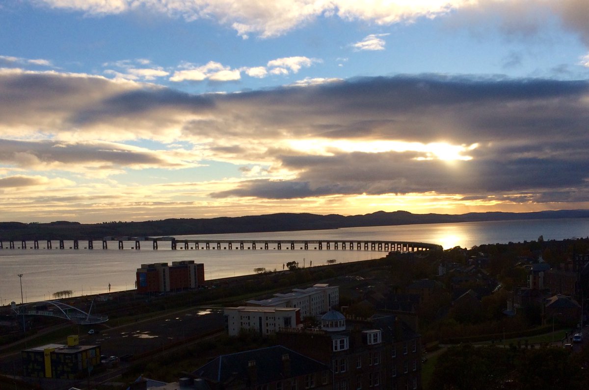 FraserFistral's tweet photo. Looking out from today's @OPDDundee PM for Researchers training room - what a view! https://t.co/QERWG8TJ2X