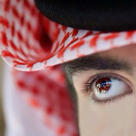 فيــڪ ٱلـعمـر ريشـﮪ .. وٱلـٱحـلام قـٱنون

تـعـزف عـلـۍ رمـش ٱلـٱمل نـظرة ٱعجـٱب
.