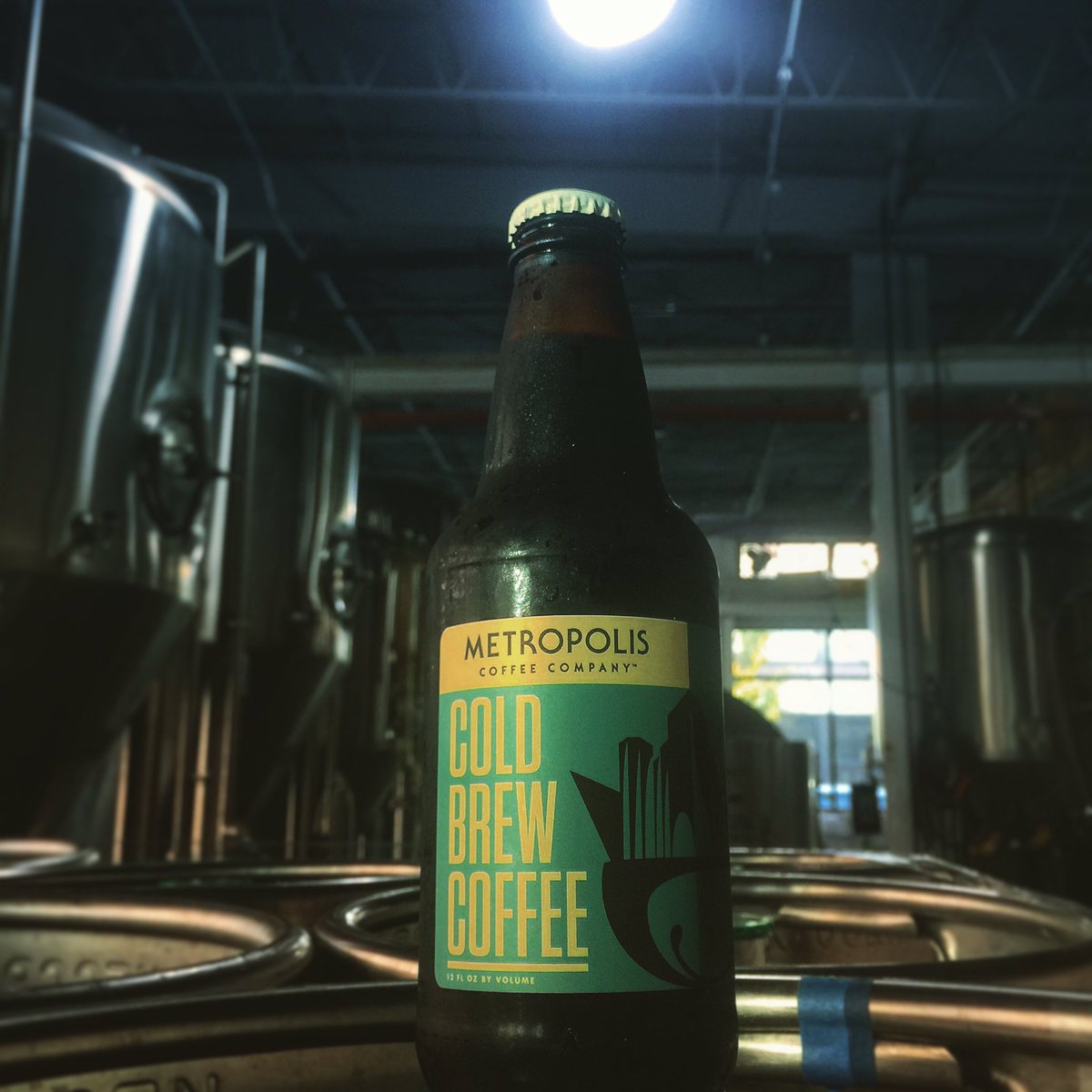 AleSyndicate's tweet image. Have you tried @metropoliscold cold brew yet? Roasted by @metropoliscoffeeco. Brewed by @alesyndicate. FIND IT: bit.do/metropoliscold