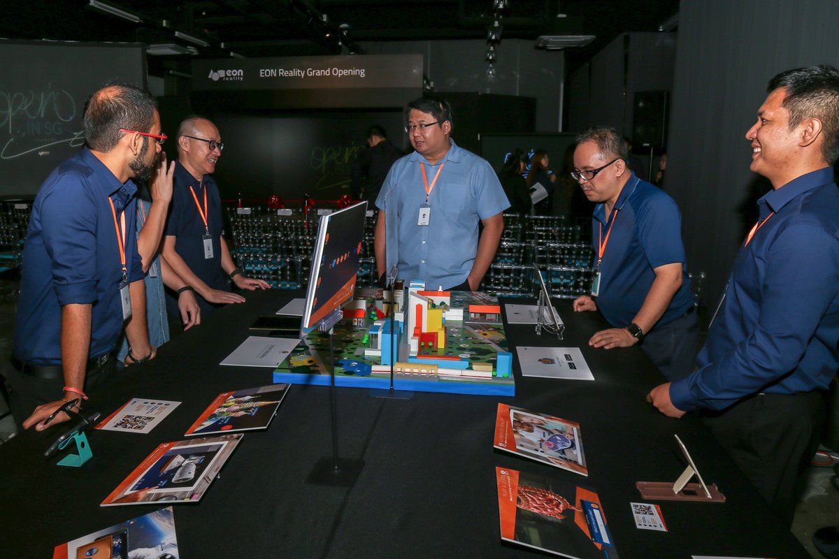 EONRealityInc's tweet photo. Special thanks to everyone who made our Singapore grand opening a success! https://t.co/M0K8KEcETg