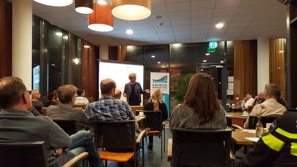 Evenementen Platform #KatwijkMarketing met presentatie van <a href="/TrudyKwik/">Kwik, Trudy</a> in volle gang!