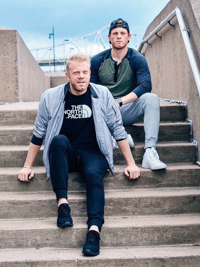 americanswede14's tweet photo. Street style. @Nike @thenorthface @ZARA @rivaynyc @lululemon @lululemonmen https://t.co/Scx2Y1Orh6 https://t.co/42fRcGkg5U