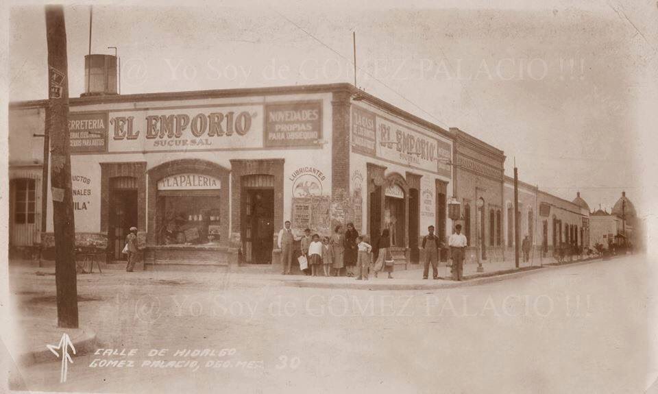 TrcHistoria's tweet photo. La Tienda "Emporio" en la esquina de Hidalgo e Independencia #GomezPalacio https://t.co/gTZG7dzdWs