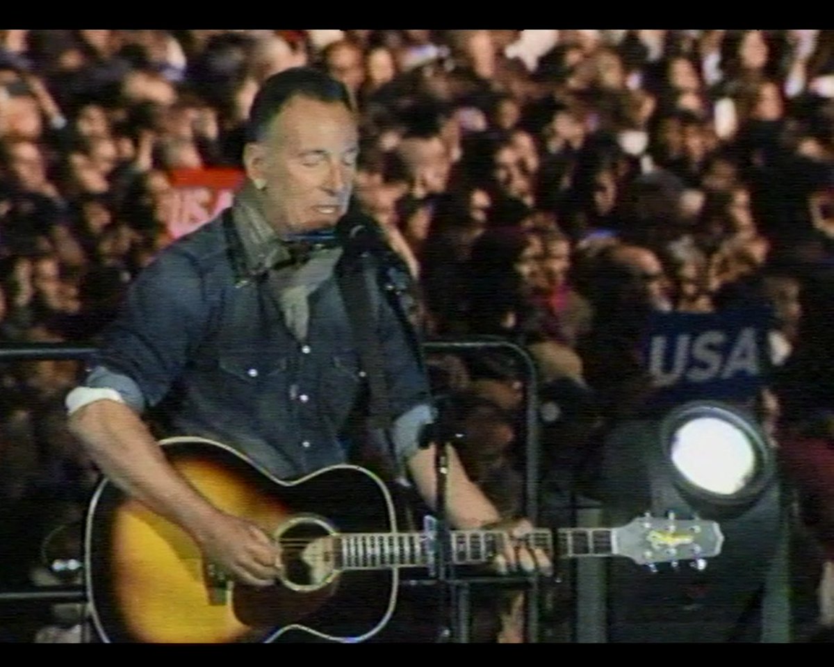 markknoller's tweet photo. No Cabinet post mentioned as Bruce Springsteen introduced at Clinton rally in Philadelphia. https://t.co/quTM1M8buq