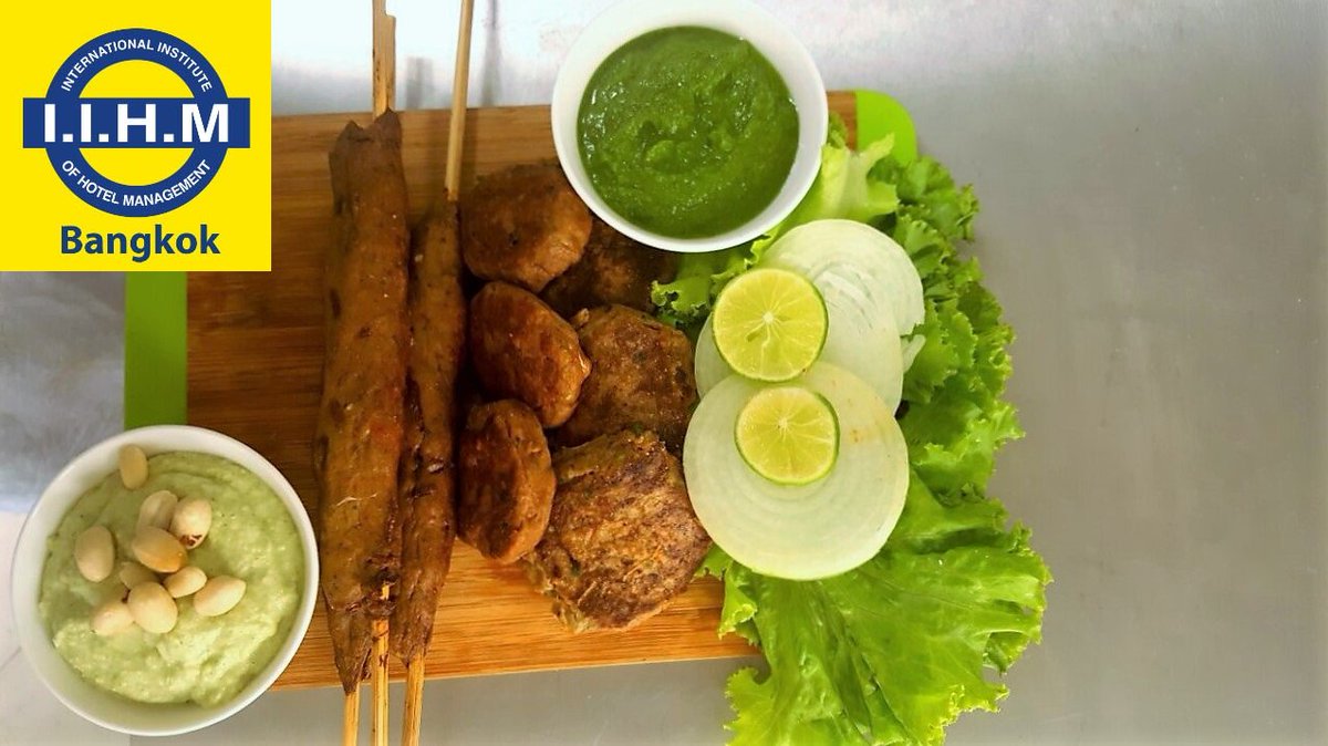 soumyabkkiihm's tweet photo. #KitchenPractical Classes #IIHMBangkok @IIHMHOTELSCHOOL #KebabPlatter Hot Stuff!! #HospitalityRocks https://t.co/B0jv7fKcdj