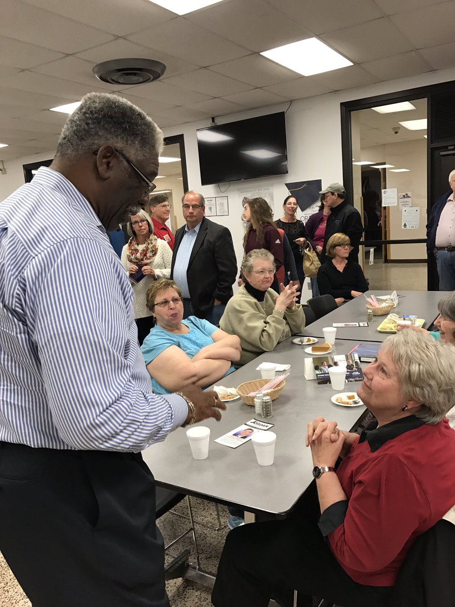 Lynn4Indiana's tweet photo. It was so great to be in Rochester tonight for the Annual Kiwanis Turkey dinner. #in02 #inpol https://t.co/LBWtoA7dpW