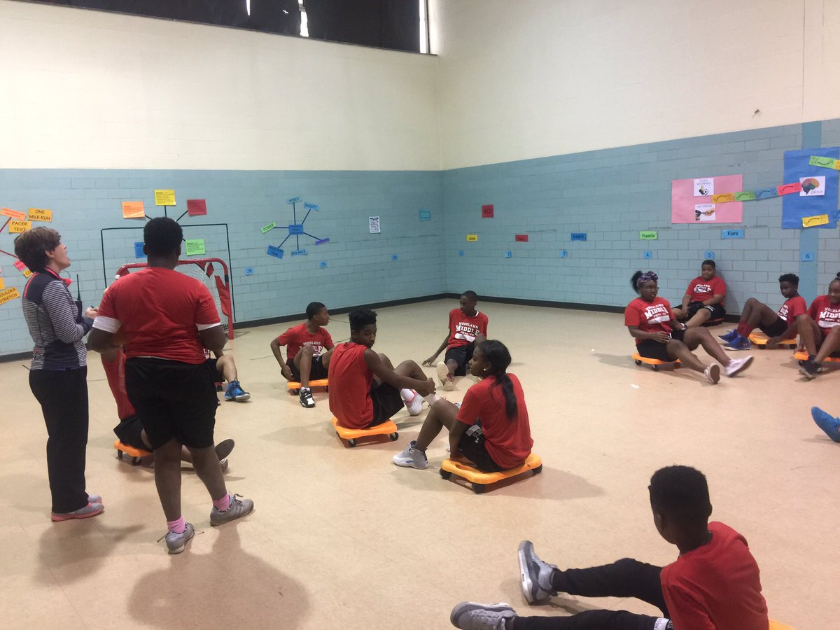 KAlkire4's tweet photo. PE Fun!!! ##Iwantedtojoinin ##eaglenation @RArchelus @MrFilderman_WMS @WoodlawnMS https://t.co/3Wv4iIBK1N