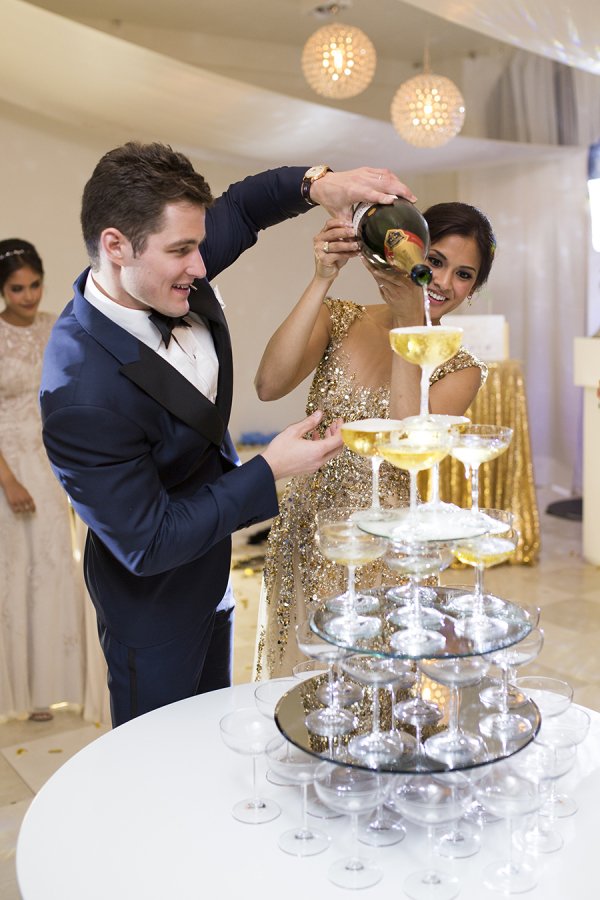 Vivv_App's tweet photo. Check out these 10 great ideas for a #NewYearsEve #wedding! @stylemepretty #freeapp #weddingplanning https://t.co/aDu73lOvCK https://t.co/XQdIvGDjfp
