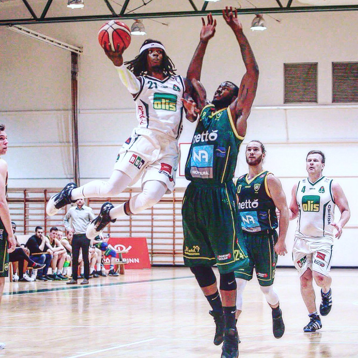 CoachMattBloom's tweet photo. 37 pts & 5 assts for @tygarland tonight against an opponent from the Dominos League, the top division in Iceland 🇮🇸 🏀🔥#SWPhillyFloater https://t.co/YWfl7OeC9i