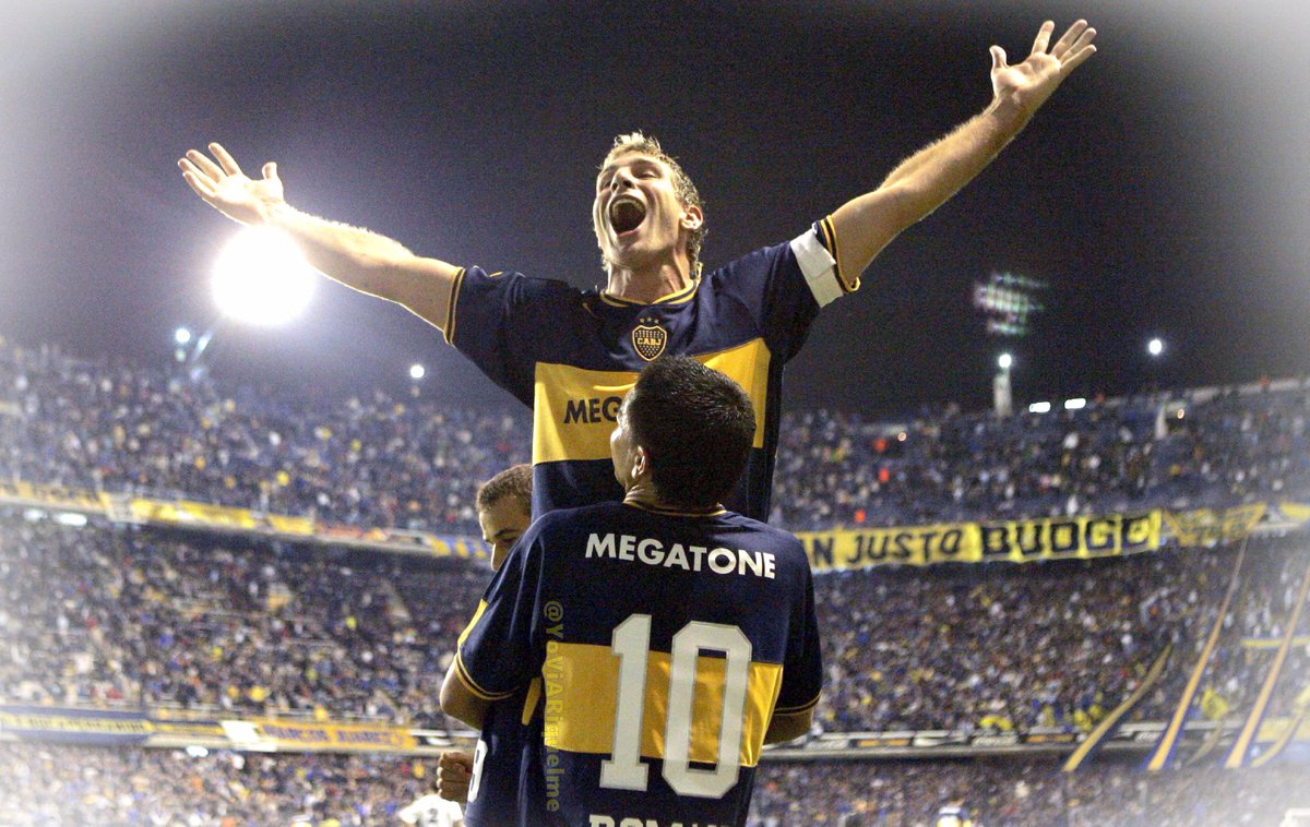 YoViARiquelme's tweet photo. Riquelme: "Si tengo que jugar a la pelota con mis amigos lo pongo a Viatri, pero si es por plata lo pongo Palermo" #FelizCumpleTitan https://t.co/oap6jO8qJO