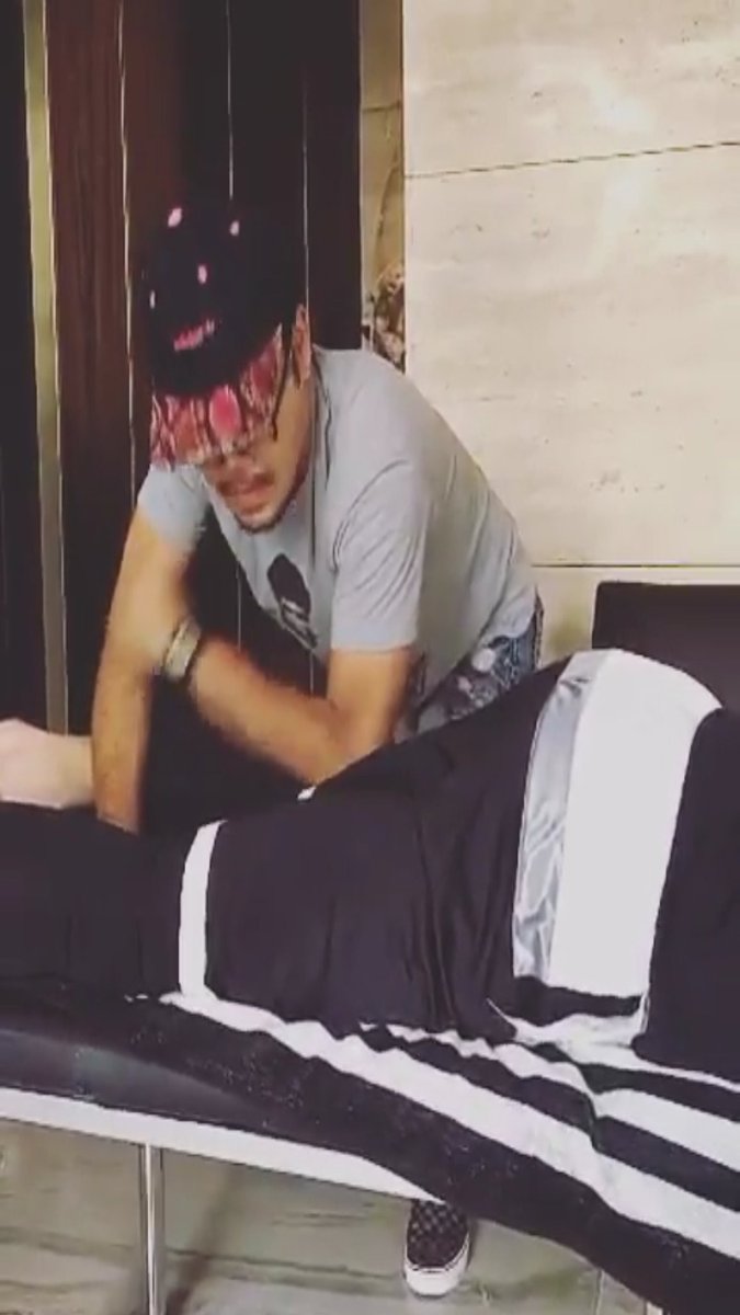 Loveforlife0323's tweet photo. Jeremy is going to have fresh legs soon! πππβ€ #dailymassagebythemaster π #conditionthebody #speedyrecovery
π·:during his taiwan tour in June https://t.co/HvLEeQLtlp