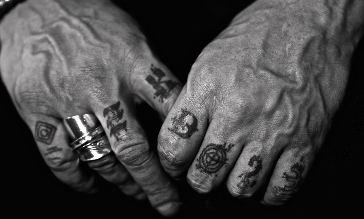 FairnensMetwork's tweet photo. Les mains du Mâle #JoeyStarr #LaMainduMal #OVERDOSE https://t.co/ghLTdtWEWi