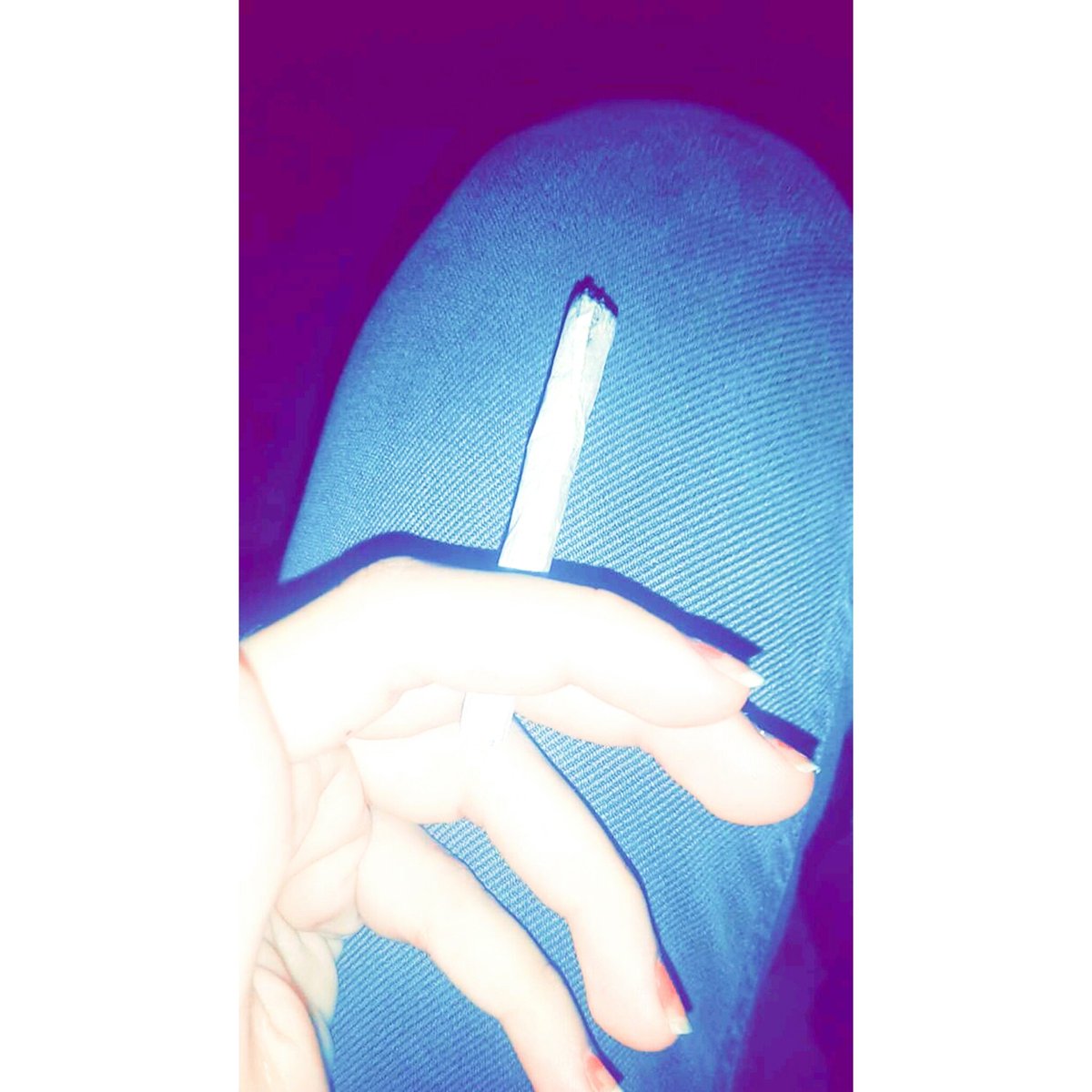 MariaAm84235950's tweet photo. #En Una Nota🚬😍🍀 https://t.co/gSYc2WiqKh
