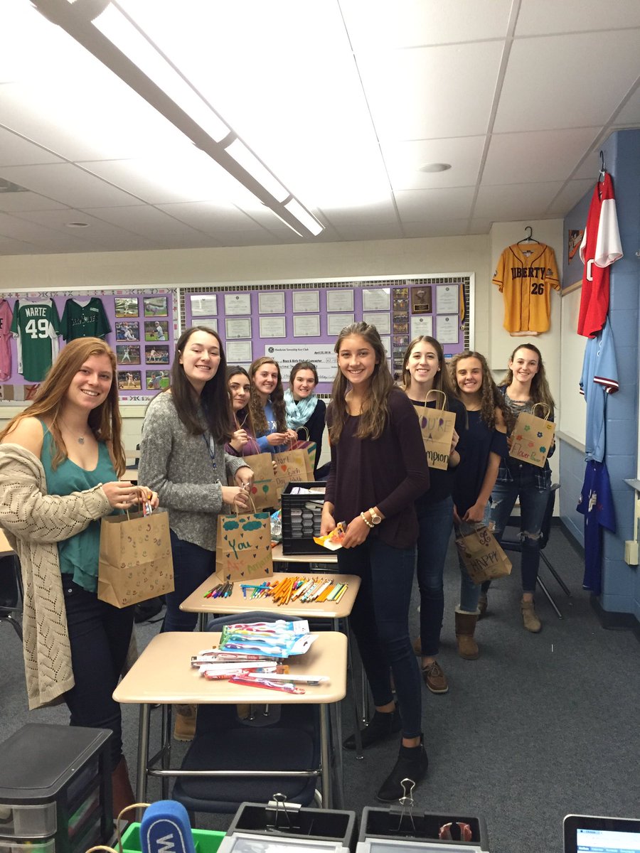 mtwp_keyclub's tweet photo. @ManheimTownship It's MTHS Key Club's 70th birthday! We celebrated by making Chemo Care Kits! @pakeyclub @keyclub https://t.co/Z64DA1NYvv