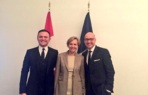 VirginieCalmels's tweet photo. Bienvenue @PressReader, success story de la tech canadienne et leader mondial des kiosques digitaux qui installe son siège 🇪🇺 à #Bordeaux ! https://t.co/Wlju1vekI5