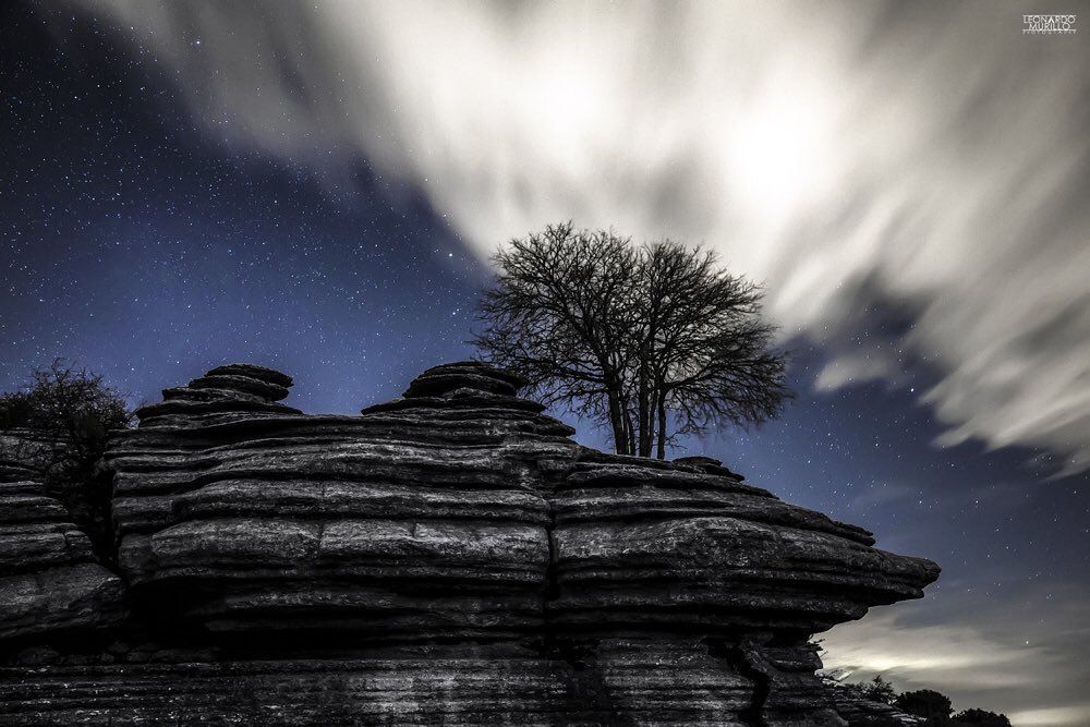 ATQaTuCorazon's tweet photo. Fotografías ganadoras Concurso #LuzDeLuna: 1º Menga (Antonio Cabello), 2º "ex aequo" Torcal (Leonardo Murillo) y Torcal (Fco. Javier Coca). https://t.co/xdRLPhjSDz