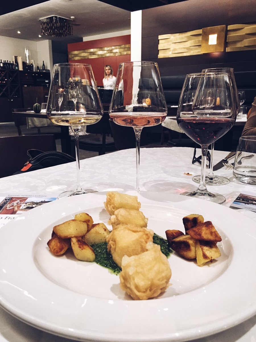 studioVitaliano's tweet photo. Bocconcini di formaggio in abbinamento con i vini della @CantinaLaVis al #masofranch #Trentino #Trento https://t.co/9R6lWlibhp