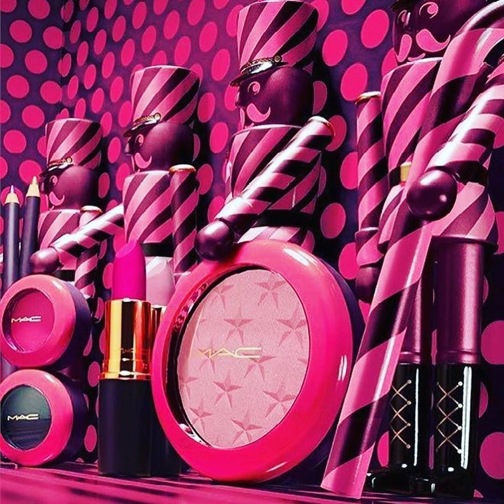 sweetiesal's tweet photo. Bloggy Dream comin' true!! Asked to blog about @maccosmetics new collection #macnutcracker… https://t.co/HTew5TL0d2 https://t.co/eFegHPYpvJ