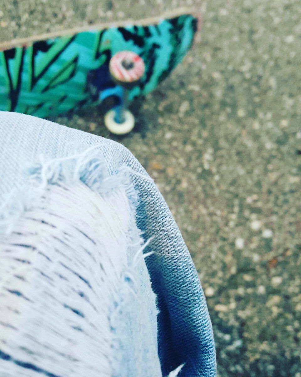 Another nice ass day out. Might needa go out and skate again. Who gonna skate with me?