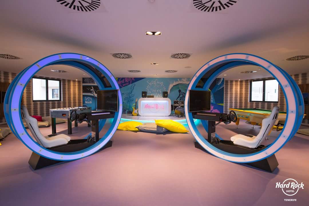 HRHtenerife's tweet photo. ¡Si has perdido a los niños de vista, seguro que estarán divirtiéndose en el Teen Spirit!
#HRHTenerife #ThisIsHardRock #YourSummerAmplified https://t.co/lzoa4HGryG