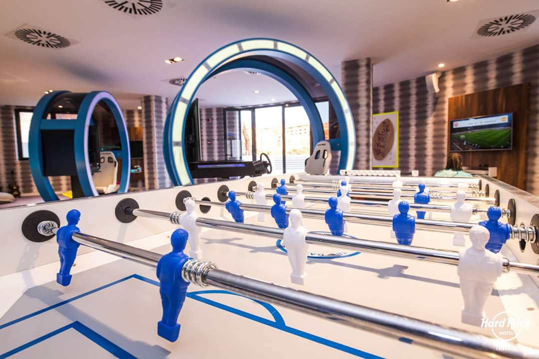 HRHtenerife's tweet photo. ¡Si has perdido a los niños de vista, seguro que estarán divirtiéndose en el Teen Spirit!
#HRHTenerife #ThisIsHardRock #YourSummerAmplified https://t.co/lzoa4HGryG